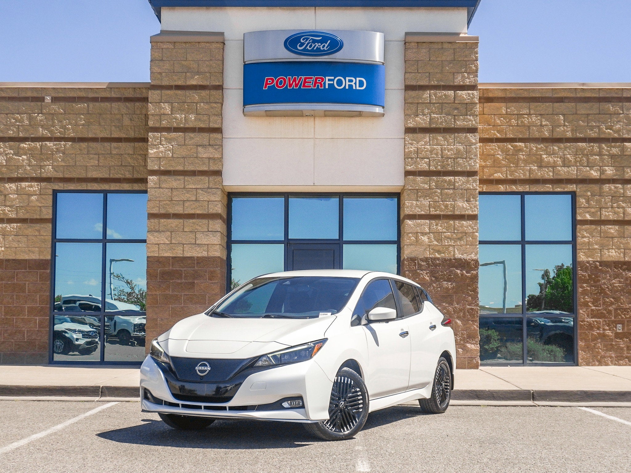 View vehicle photo 2