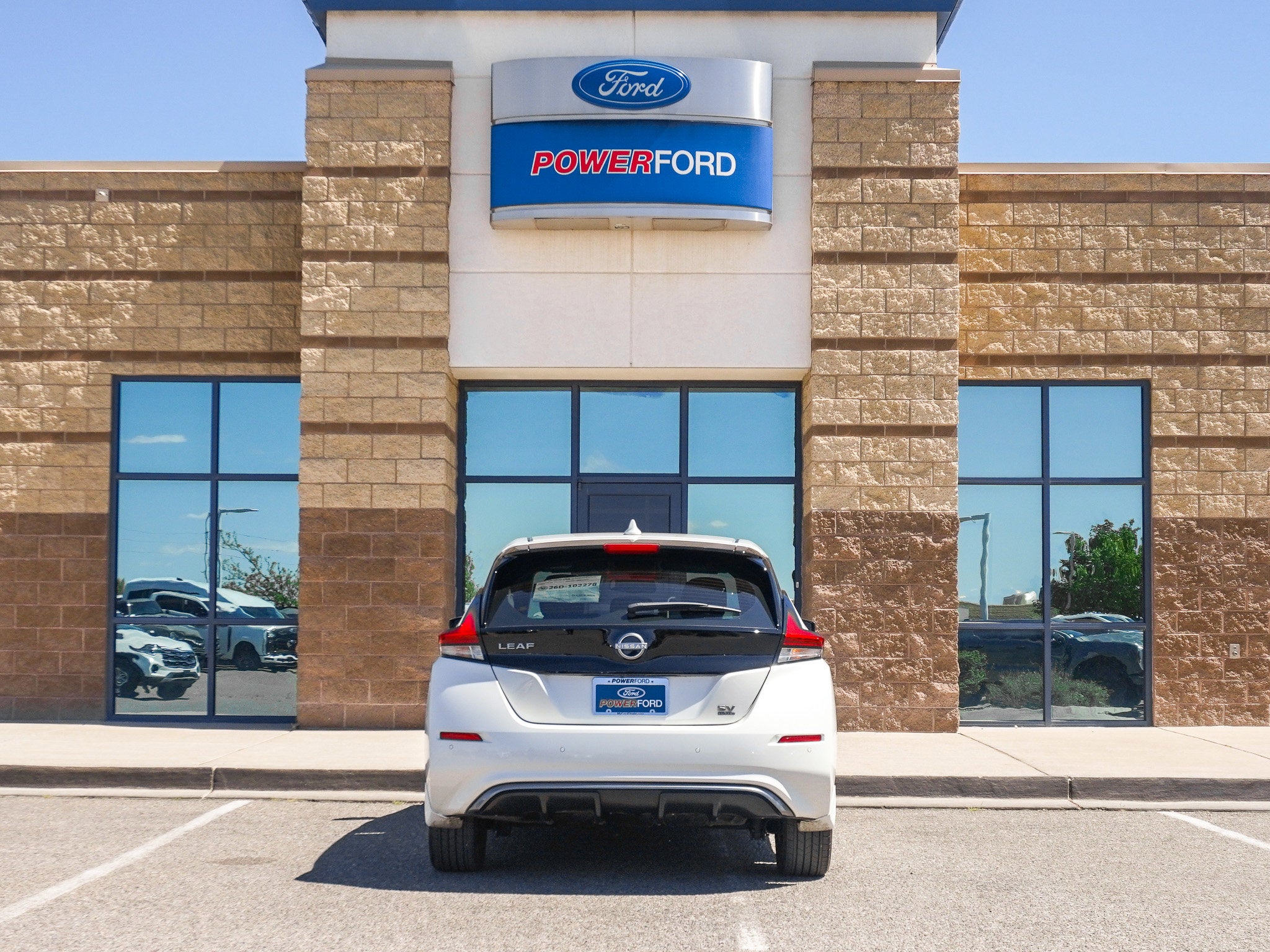 View vehicle photo 7