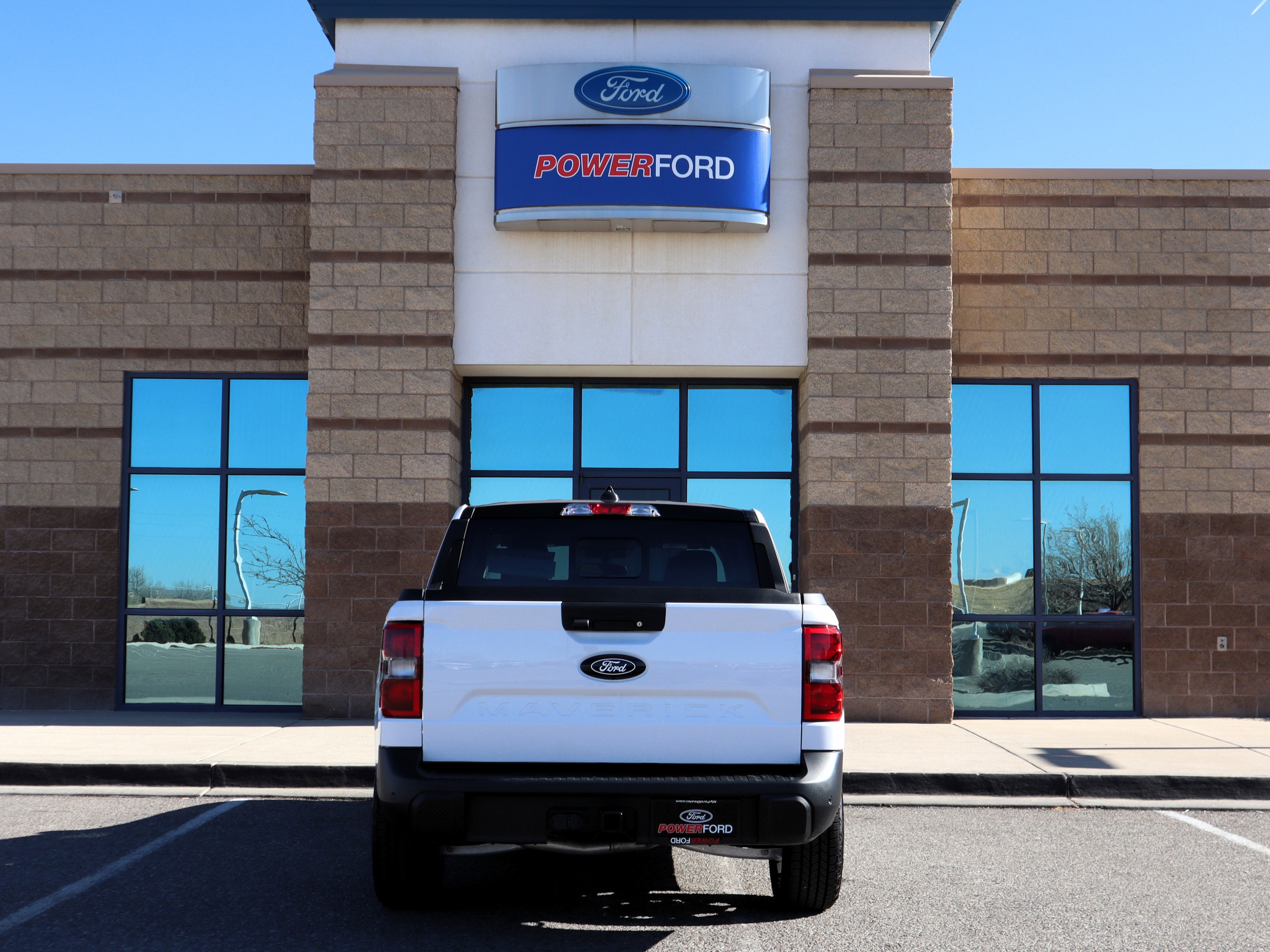 View vehicle photo 7