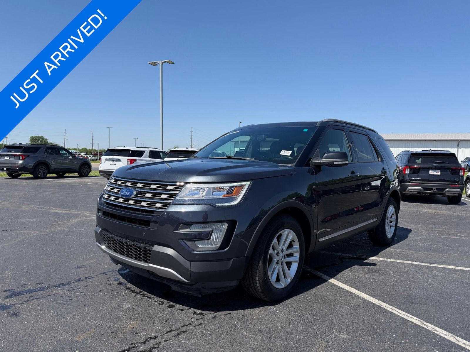Quartz Metallic 2017 Ford Explorer SUV / Crossover Front-Wheel Drive Automatic