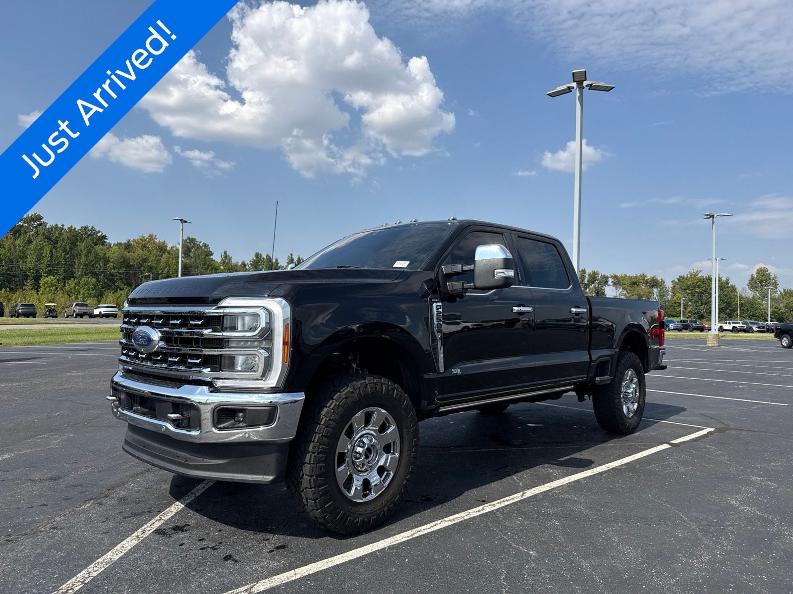  2023 Ford F-250 Super Duty Lariat Crew Cab 4WD   