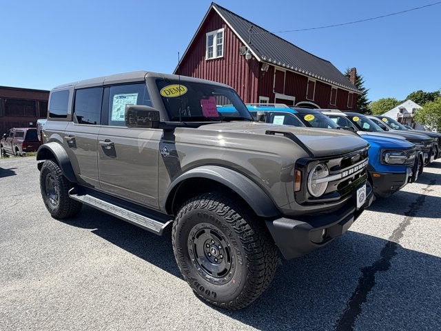 2025 Ford Bronco Outer Banks 4-Door 4WD