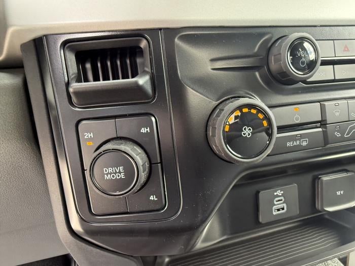 2026 Ford F-350 Crew Cab DRW 4WD Cab Chassis for sale #1988287 - photo 9