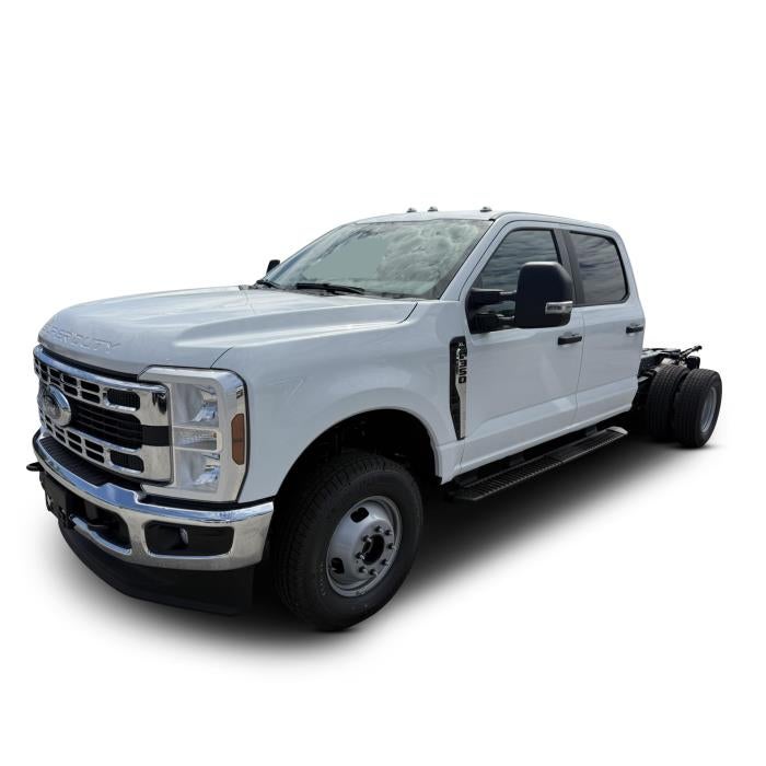 2026 Ford F-350 Crew Cab DRW 4WD Cab Chassis for sale #1988287 - photo 1