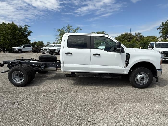 2026 Ford F-350 Crew Cab DRW 4WD Cab Chassis for sale #1988287 - photo 6