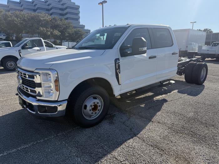 New 2026 Ford F-350 Crew Cab Cab Chassis for sale #1950127 - photo 3