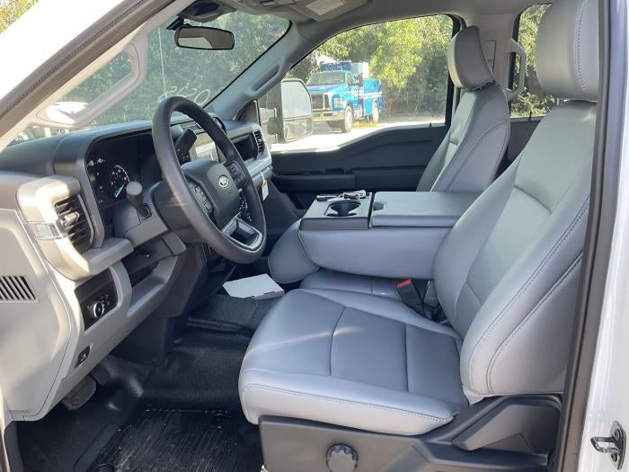 2026 Ford F-350 Crew Cab DRW 4WD Cab Chassis for sale #1949206 - photo 9