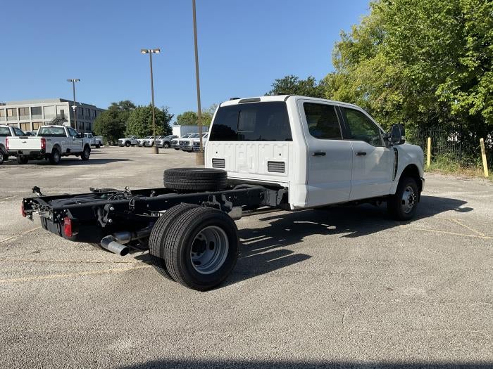 2026 Ford F-350 Crew Cab DRW 4WD Cab Chassis for sale #1949206 - photo 6