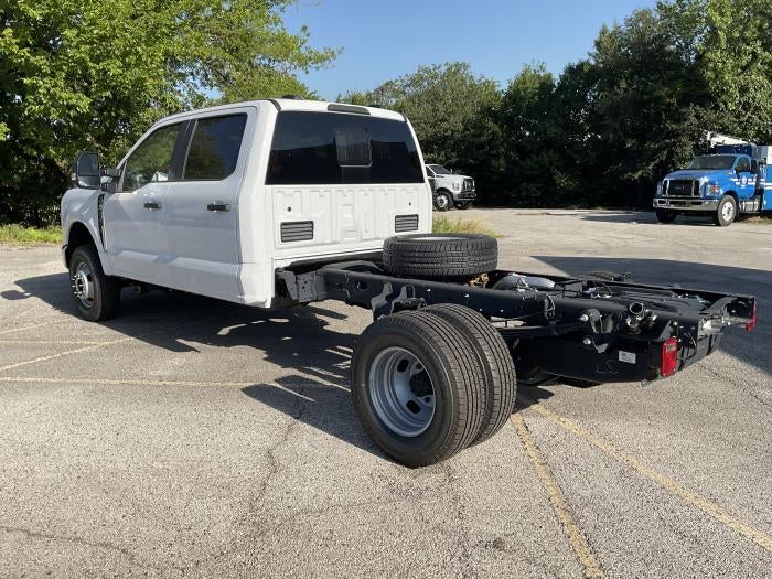 New 2026 Ford F-350 Crew Cab Cab Chassis for sale #1949225 - photo 1