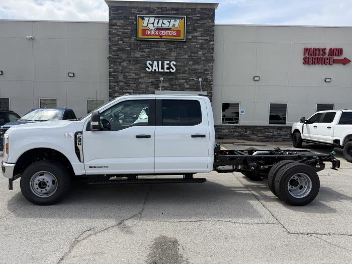 2026 Ford F-350 Crew Cab DRW 4WD Cab Chassis for sale #1985701 - photo 2
