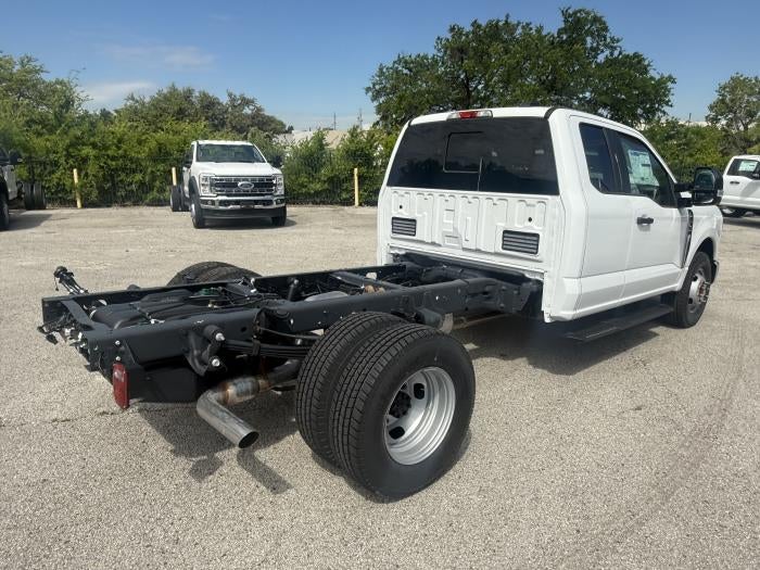 New 2026 Ford F-350 Super Cab Cab Chassis for sale #1985152 - photo 6