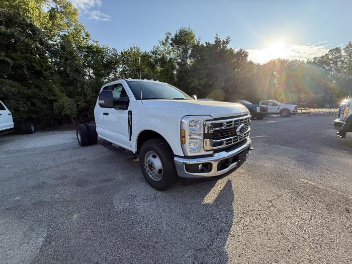 New 2026 Ford F-350 Super Cab Cab Chassis for sale #1949223 - photo 5