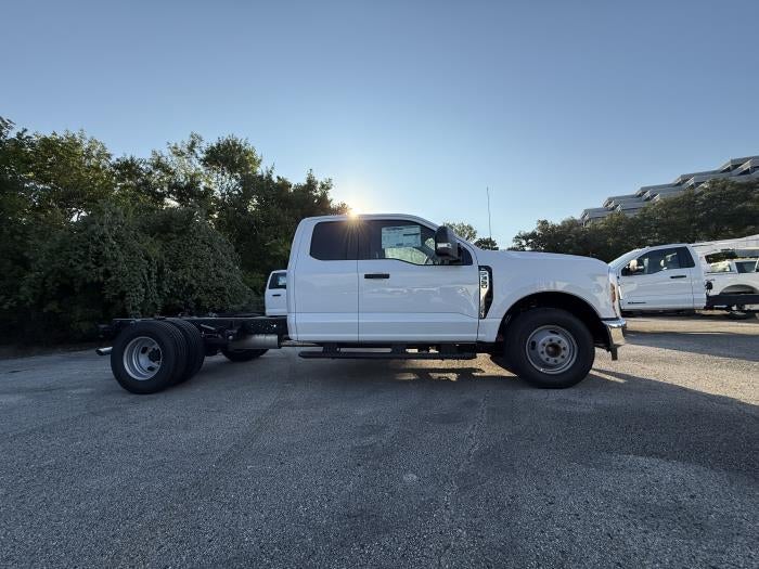 2026 Ford F-350 Super Cab DRW 4x2 Cab Chassis for sale #1949223 - photo 6