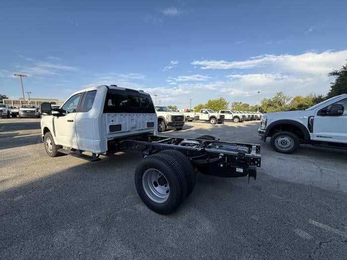 2026 Ford F-350 Super Cab DRW 4x2 Cab Chassis for sale #1949223 - photo 2