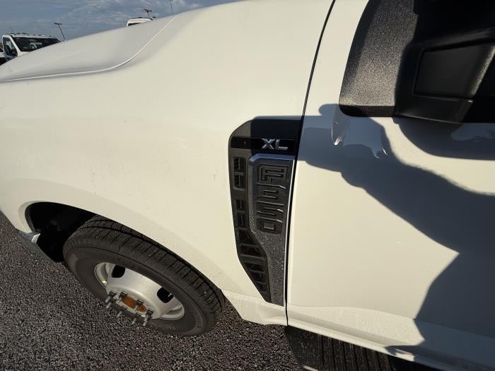 New 2026 Ford F-350 Super Cab Cab Chassis for sale #1949215 - photo 8