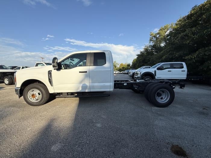 New 2026 Ford F-350 Super Cab Cab Chassis for sale #1949215 - photo 16