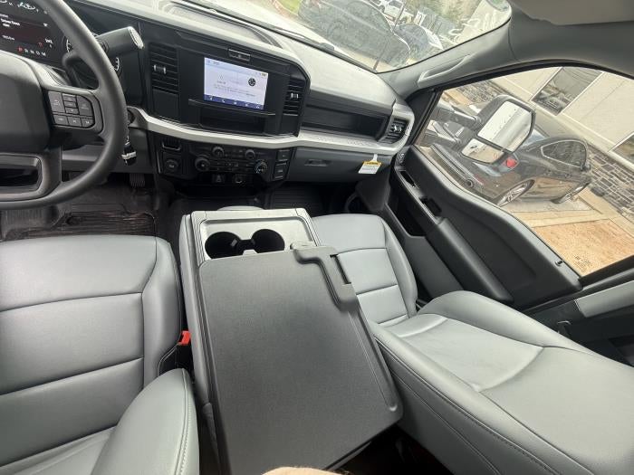 New 2025 Ford F-550 Regular Cab Cargo / Straight Box Truck with Liftgate for sale #1899589 - photo 17