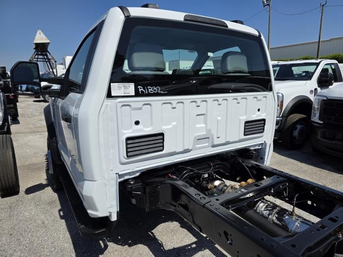 2025 Ford F-550 Regular Cab DRW 4x2 Cab Chassis for sale #1899589 - photo 5
