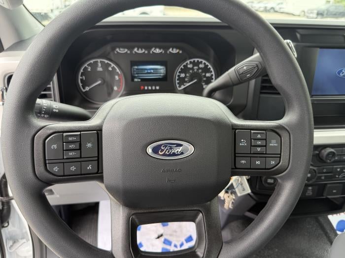 New 2026 Ford F-550 Regular Cab Bucket Truck for sale #1993139 - photo 3