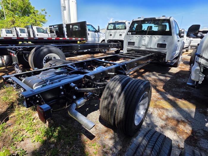 2025 Ford F-600 Regular Cab DRW 4WD Cab Chassis for sale #1882710 - photo 11