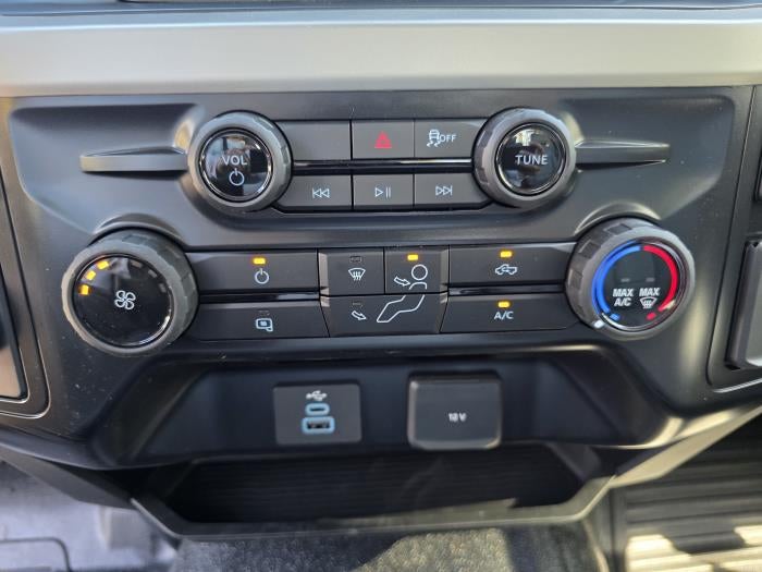 New 2025 Ford F-600 Regular Cab Cab Chassis for sale #1882710 - photo 18