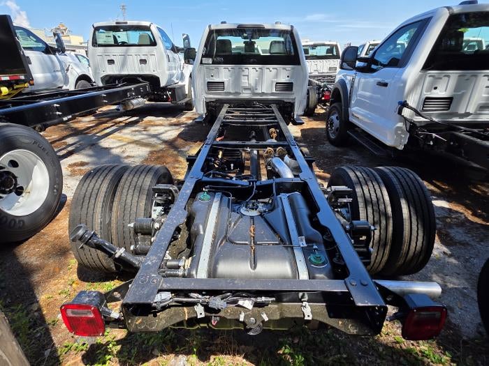 2025 Ford F-600 Regular Cab DRW 4WD Cab Chassis for sale #1882710 - photo 9