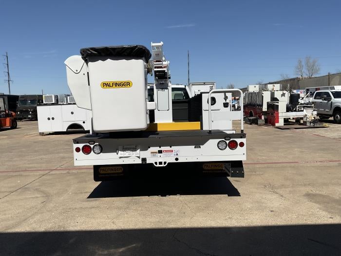 New 2026 Ford F-600 Regular Cab Bucket Truck for sale #2003015 - photo 4