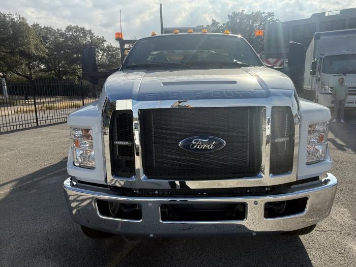 New 2026 Ford F-750 - photo 8