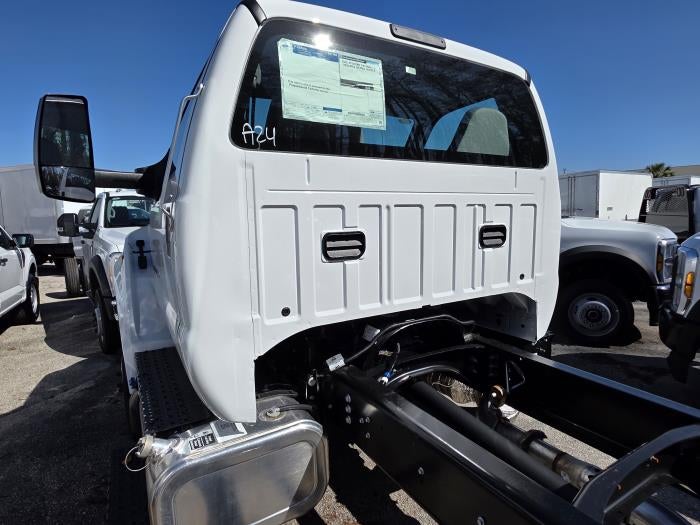 2026 Ford F-750 Regular Cab DRW 4x2 Cab Chassis for sale #1947188 - photo 9