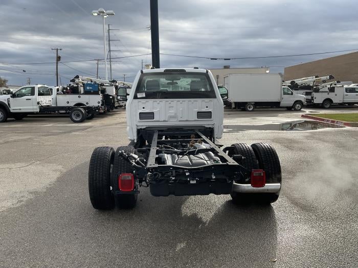 2025 Ford F-350 Regular Cab DRW 4x2 Cab Chassis for sale #1869502 - photo 4