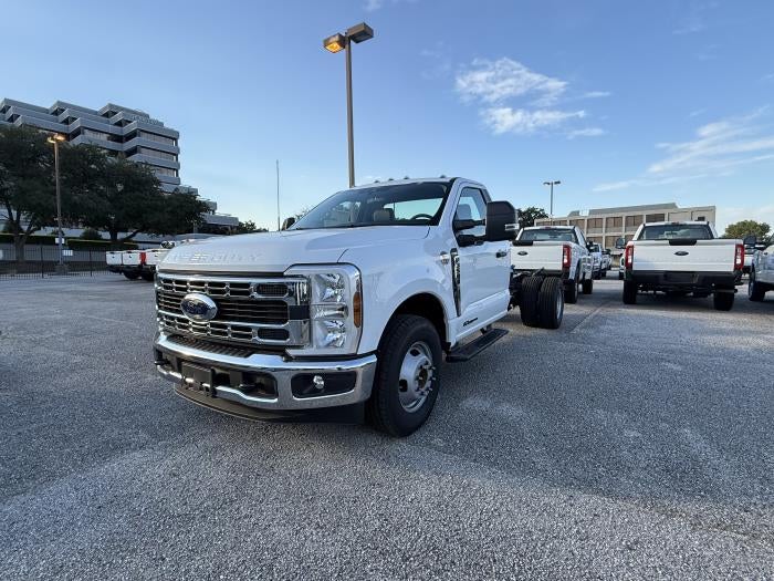2026 Ford F-350 Regular Cab DRW 4x2 Cab Chassis for sale #1961642 - photo 1