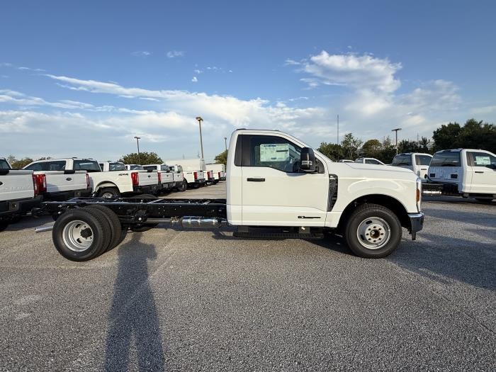 2026 Ford F-350 Regular Cab DRW 4x2 Cab Chassis for sale #1961642 - photo 6