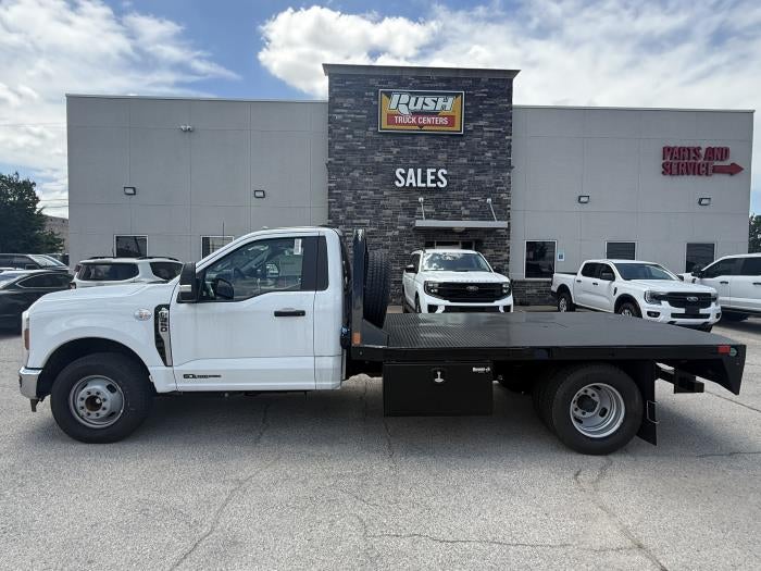 New 2025 Ford F-350 Regular Cab Flatbed Truck for sale #2035960 - photo 3