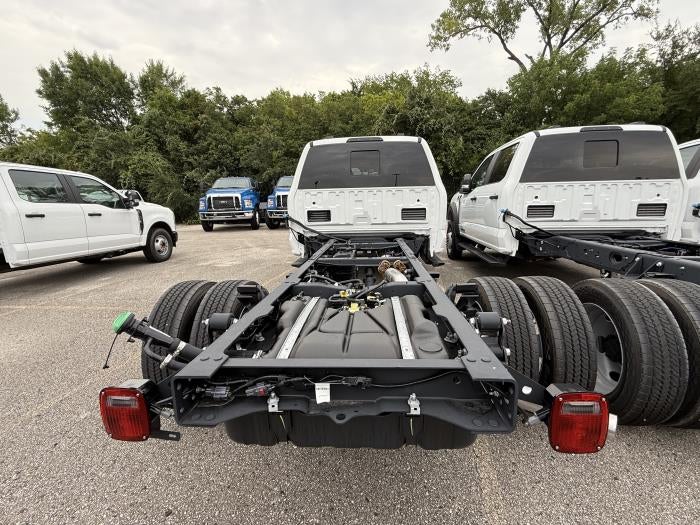 2025 Ford F-550 Crew Cab DRW 4x2 Cab Chassis for sale #1915031 - photo 6