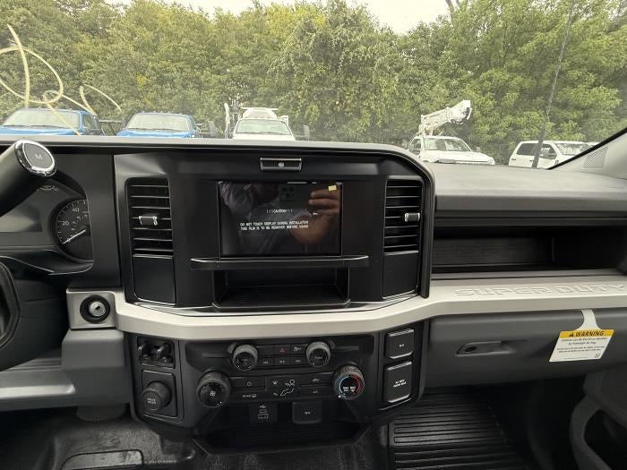 2025 Ford F-550 Crew Cab DRW 4x2 Cab Chassis for sale #1915025 - photo 7