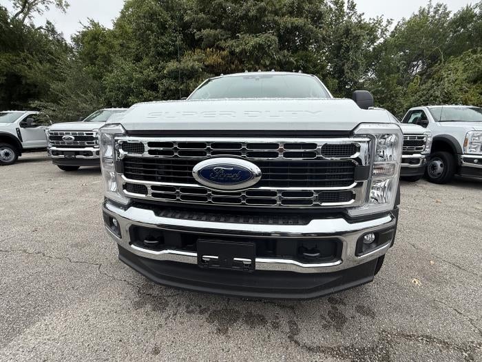 2025 Ford F-550 Crew Cab DRW 4WD Cab Chassis for sale #1931675 - photo 3