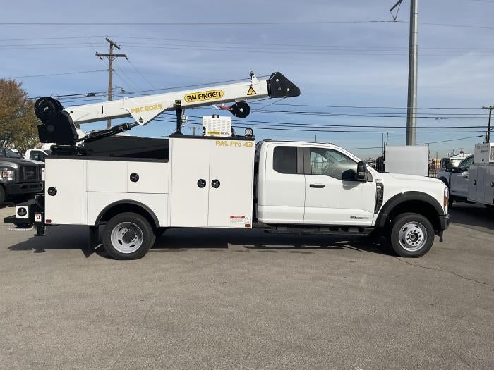 New 2026 Ford F-550 - photo 8