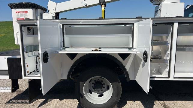 2025 Ford F-550 Regular Cab DRW 4WD Palfinger Bucket Truck for sale #1865544 - photo 19