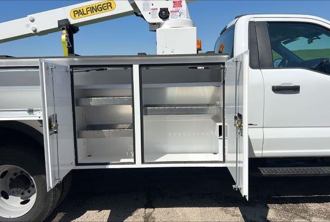 2025 Ford F-550 Regular Cab DRW 4WD Palfinger Bucket Truck for sale #1865544 - photo 23