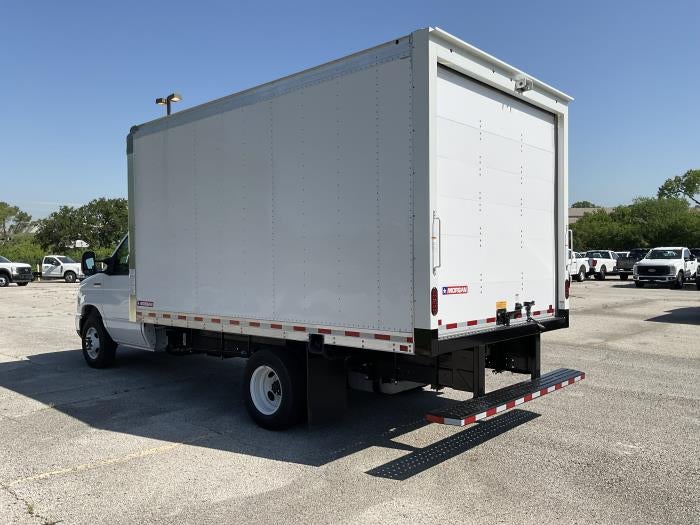 New 2026 Ford E-350 - photo 2