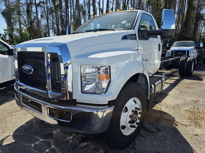 2026 Ford F-750 Regular Cab DRW 4x2 Cab Chassis for sale #1947168 - photo 3
