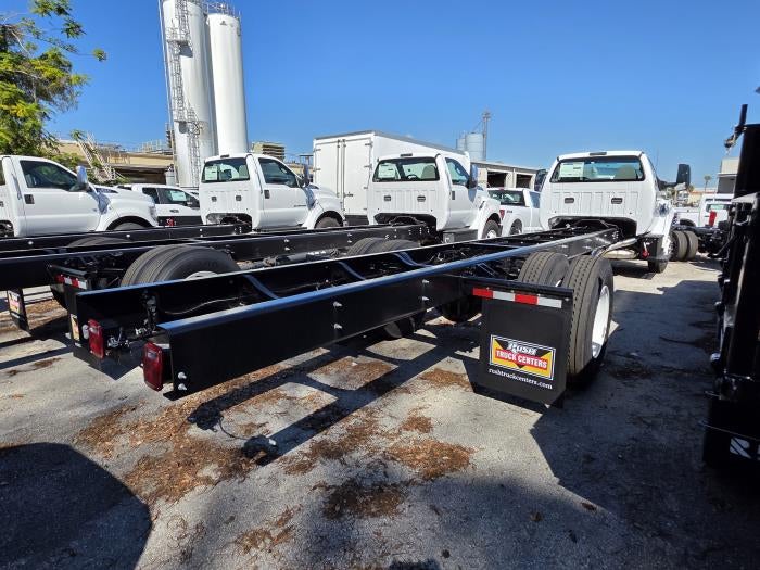 2026 Ford F-750 Regular Cab DRW 4x2 Cab Chassis for sale #1947168 - photo 5