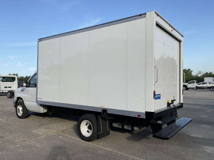 New 2025 Ford E-450 - photo 2