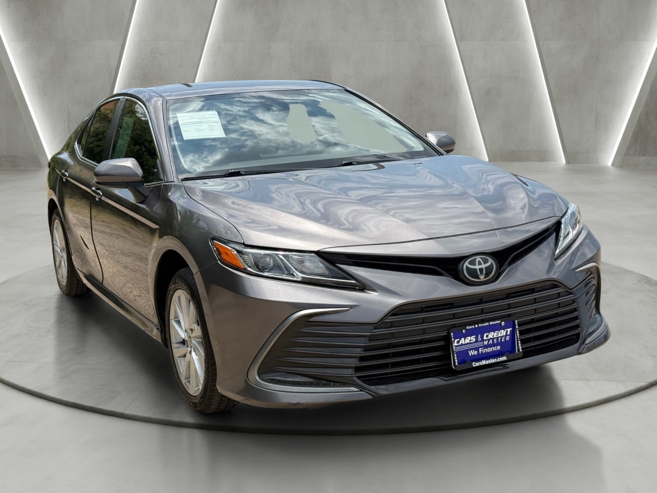 View vehicle photo 3