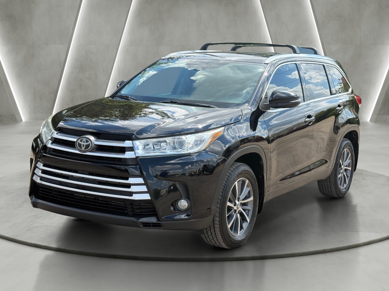 Midnight Black Metallic 2019 Toyota Highlander SUV / Crossover Front-Wheel Drive Automatic