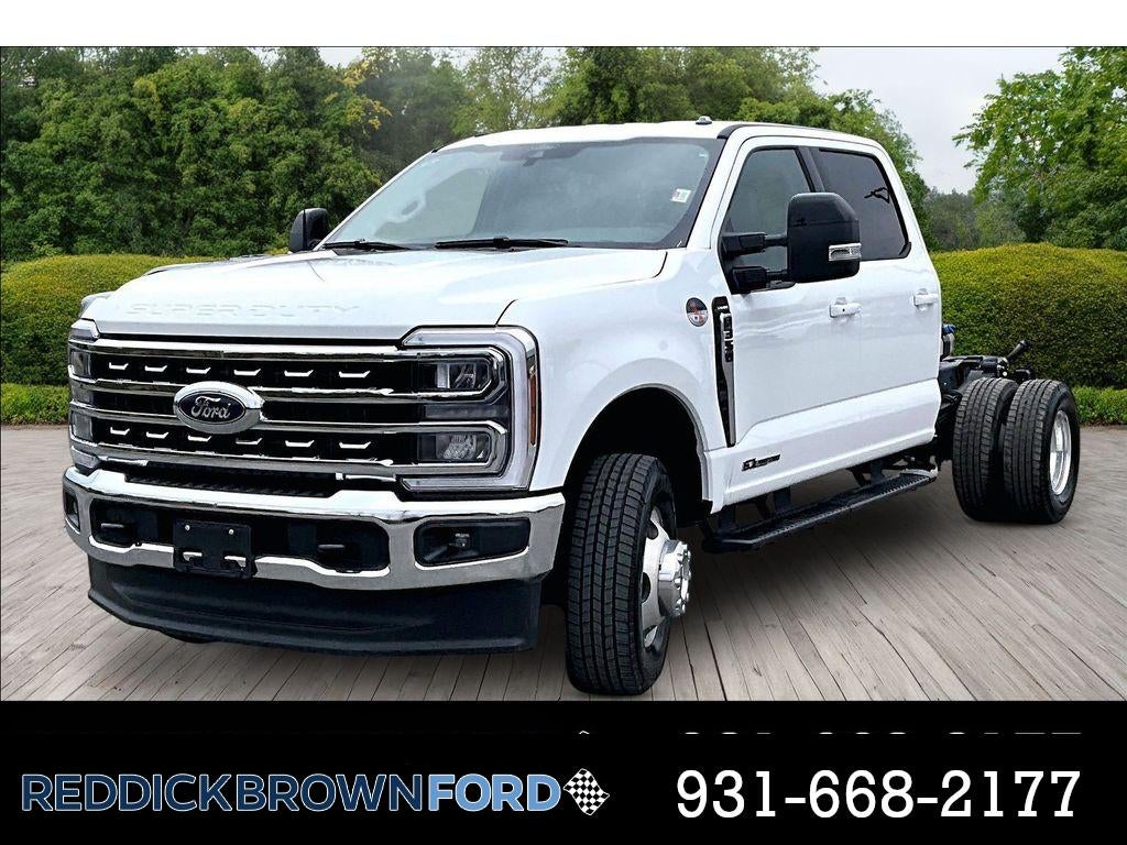 Oxford White 2026 Ford F-350 Super Duty Chassis Pickup Truck Four-Wheel Drive Automatic