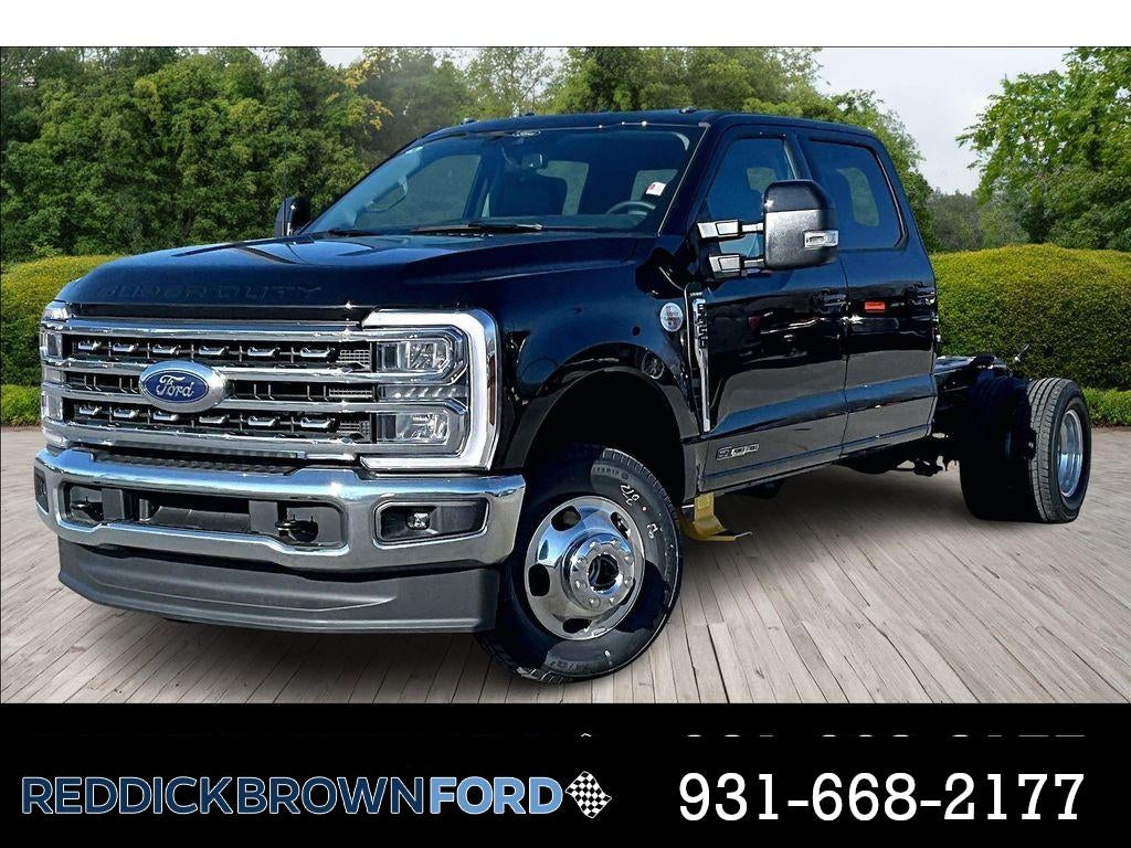2026 Ford F-350 Super Duty Chassis Lariat Crew Cab DRW 4WD