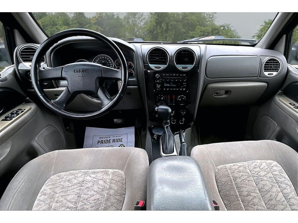 View vehicle photo 7