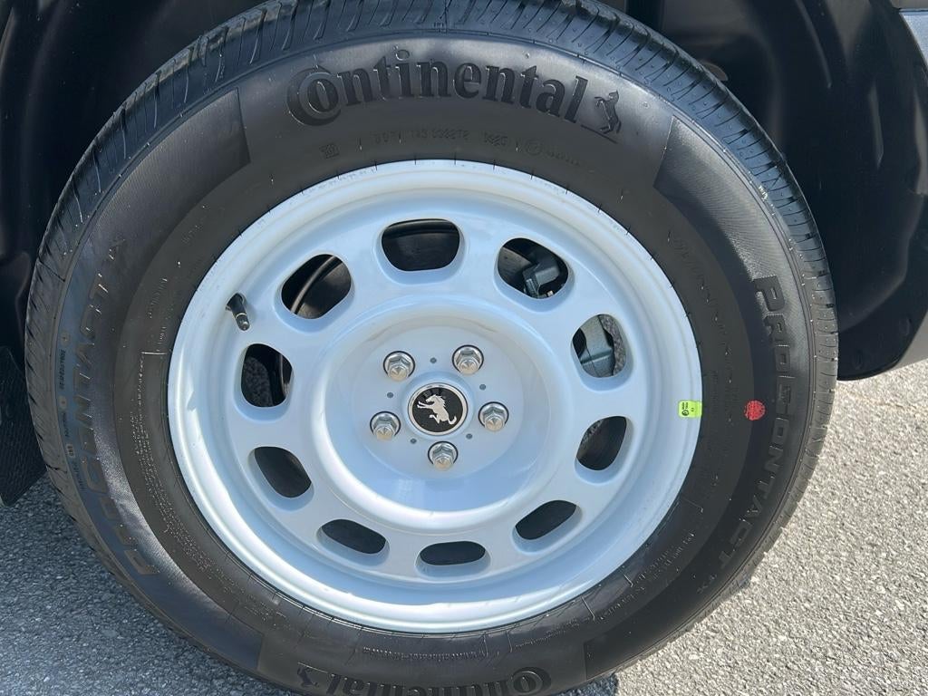 View vehicle photo 5