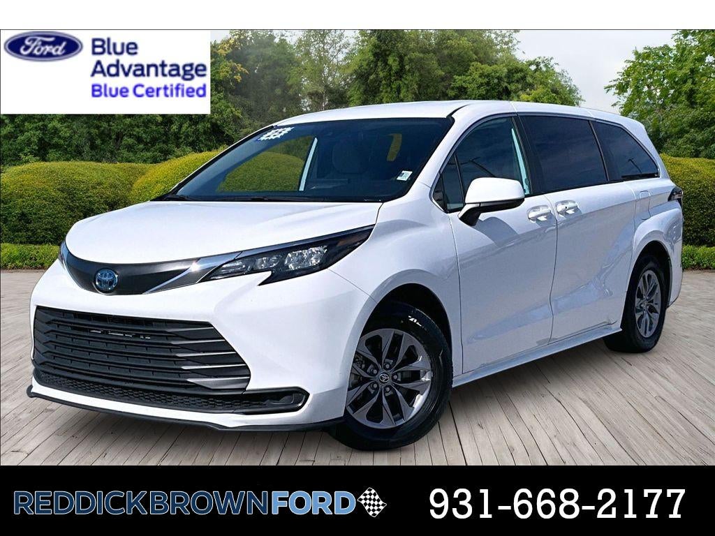 2025 Toyota Sienna LE 8-Passenger FWD